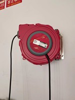 Enrouleur de câble Ethernet rétractable de 15 mètres pour montage mural ou au plafond, Nema 5-15P vers 5-15R, avec rappel automatique par ressort