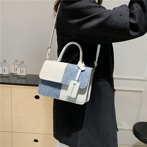 Nouveau <span class=keywords><strong>sac</strong></span> carré patchwork contrastant 2024 pour femme, <span class=keywords><strong>sac</strong></span> bandoulière simple texturé, <span class=keywords><strong>sac</strong></span> à l'épaule tendance - Product Image 1
