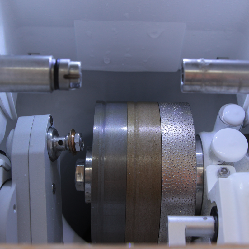 lens edger machine with frame tracer