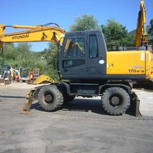 Excavatrice d'occasion modèle haute puissance importée Hyundai 170W-7 en vente - Product Image 1