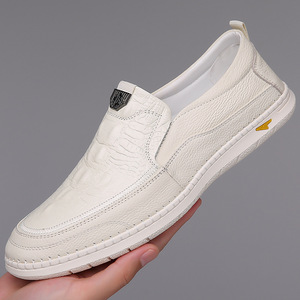 รองเท้าโลฟเฟอร์หนังลำลองสำหรับผู้ชาย สีขาว พื้นยางระบายอากาศ ส้นเตี้ย สำหรับใส่พักผ่อน - Product Image 1