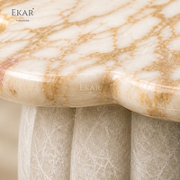 Meubles EKAR |   Table d'appoint Bloom Marble Clover - Piédestal en pierre organique de luxe