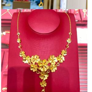 Collar GOODCARE de la Serie Boda Flor y Luna con Flor de Melocotón para Mujer, Elegante, Versátil y de Lujo Discreto - Product Image 4