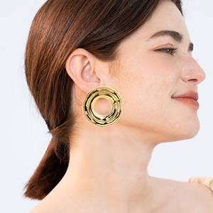 Aretes Minimalistas de Acero Inoxidable Dorado YFB E603, 5.15 cm, Joyería de Moda Primavera-Verano - Product Image 2