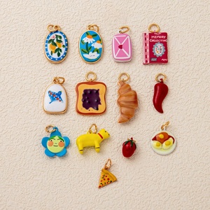 Delicias Diarias |   Dijes de latón chapado en oro de 18 quilates con esmalte, temática de vida y comida francesa: Croissant, Pizza, Colgante de Frutas y Dijes de Nueva York NYC - Product Image 3