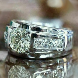 Anello Scintillante Completamente Incastonato per Donne, Elegante Gioiello da Dito alla Moda - Product Image 3
