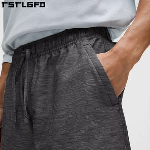 Produits écologiques durables Vêtements Shorts personnalisés à taille élastique pour hommes Shorts de course respirants à séchage rapide pour hommes - Product Image 5