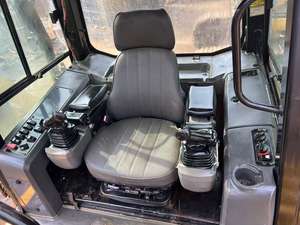 Inspección gratuita. Bulldozer Caterpillar D5K usado original de Japón, año 2025, equipo de movimiento de tierras de 10 toneladas, en stock para la venta. - Product Image 6