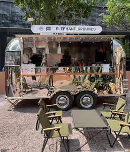 Camion de restauration haut de gamme avec chef résident, menu de dégustation saisonnier et boissons assorties pour événements d'entreprise de prestige - Product Image 6