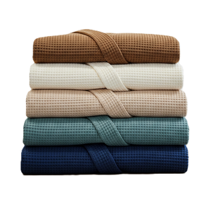 Ensemble de peignoirs de luxe style resort, confectionné en tissu éponge 100% coton, doux et moelleux, peignoir d'hôtel conçu pour le confort du spa - Product Image 4