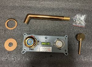 Rubinetto da Bagno a Parete in Ottone Spazzolato Oro, Miscelatore Monocomando a 2 Fori per Lavabo, Valvola in Ceramica Nascosta - Product Image 3