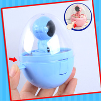 Mainan baru untuk anak-anak murah Cina mainan permen produk paling populer mainan promosi ruang Robot mesin permen telur