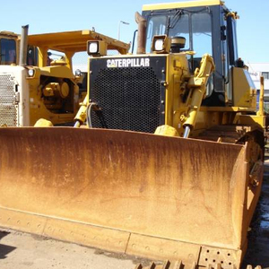 Bulldozer sur chenilles D7G d'occasion, origine japonaise, moment de charge élevé, capacité de bêchage de 4 m, garantie de 6 mois, prix bas, Shanghai - Product Image 1