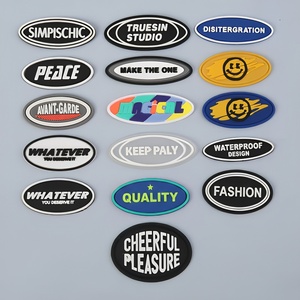 Étiquettes en caoutchouc PVC cousues avec logo personnalisé Lavables et durables pour vêtements Sacs Chaussures Sacs à main - Product Image 2