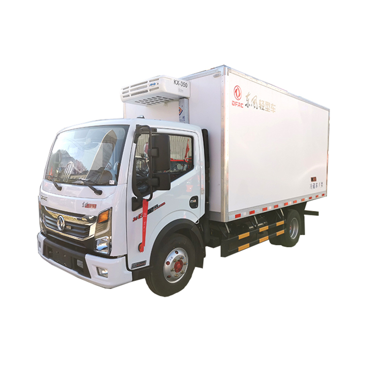 Delivery vegetable meat 3.5ton rear axle dongfeng 4x2 cold room refrigerator refrigerated van/freezer box truck/refrigerated tr