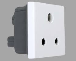 Prise électrique combinée 16A 3 broches avec obturateur, modèle MG 573667, usage intensif, pour résidentiel, commercial et bureaux - Product Image 2
