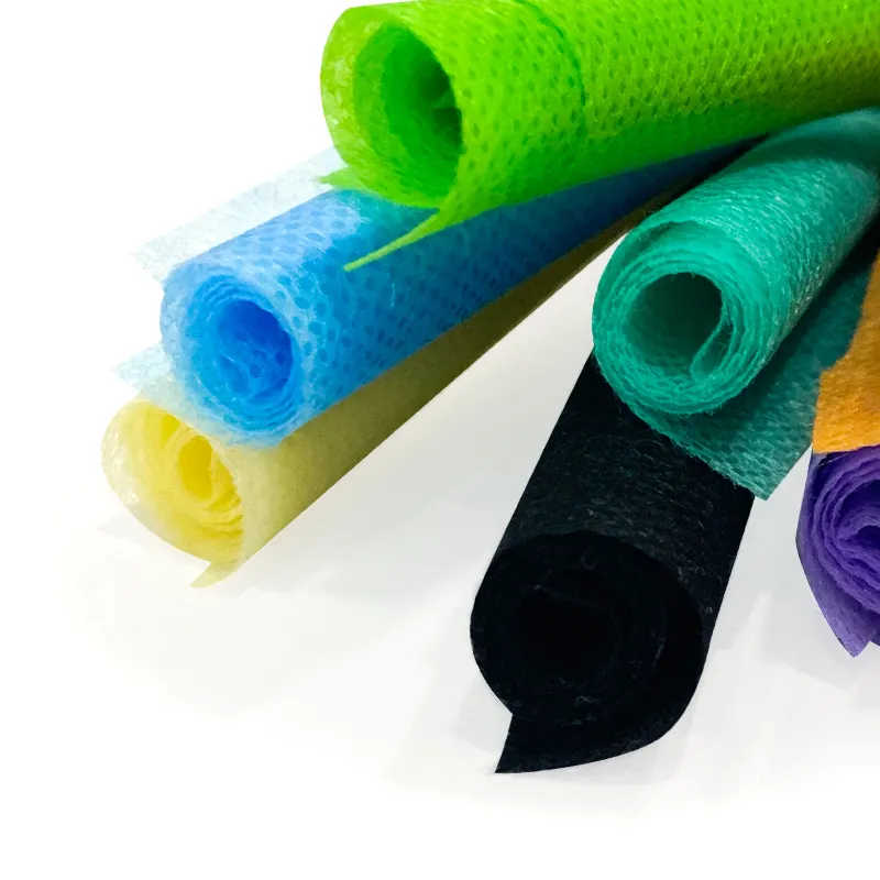 Manufacturer High Quality Disposable Non Woven PP Fabric Roll Multiple Colors PP Fabric Roll