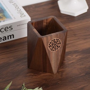 Porte-stylo en bois de noyer noir, forme carrée, 10x7,5x7,5 cm, design géométrique, rangement de bureau - Product Image 2