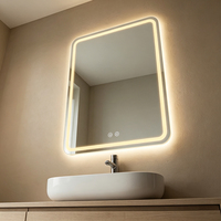 Miroir de salle de bain intelligent moderne rectangulaire anti-buée avec éclairage LED, écran tactile, sans cadre, à fixation murale, IP44, pour hôtel