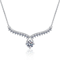 Collier pendentif en diamant Moissanite 1 carat en argent sterling S925 avec ailes d'ange Accessoire transfrontalier