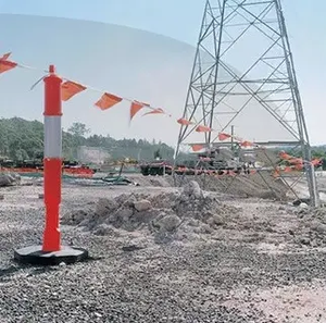 Drapeau de chaussée réfléchissant double face, résistant à la déchirure et imperméable, matériau rouge en PVC/PE pour une sécurité accrue - Product Image 2