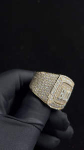 Bague de championnat élégante et personnalisable en argent sterling 925 sertie de diamants, bijoux modernes pour homme, à porter en tenue formelle ou décontractée - Product Image 6