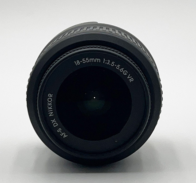 Objectif Nikon 18-55mm Standard – Monture Nikkor, Auto-focus, Très Bon état