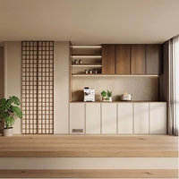 Armoire de chambre murale complète en chêne clair bicolore avec cloison en treillis, ouverture supérieure et niche de rangement pour épices