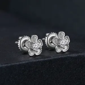 Simple Design Real D Color 925 Sterling Silver 0.1Carat Moissanite Earrings Flower Shape Earrings Stud for Girl