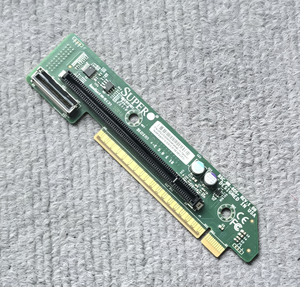 RSC-WR-6G5+ 1U RHS WIO Riser 1x PCIe 5.0 x16 Passif HF RoHS pour serveur Supermicro - Product Image 1