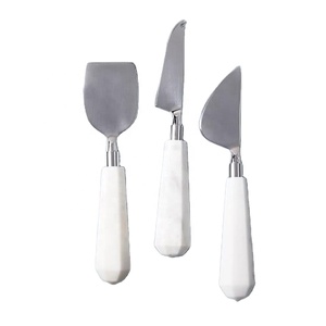 Ensemble de fromage avec poignée en résine blanche, trancheuse à fromage décorative, argent mat, chauffe-buffet en acier inoxydable - Product Image 1