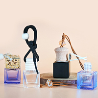 Bouteille de parfum carrée en verre suspendue de 10ml pour évent de voiture, désodorisant, clip de parfum, diffuseur d'arôme, vente en gros