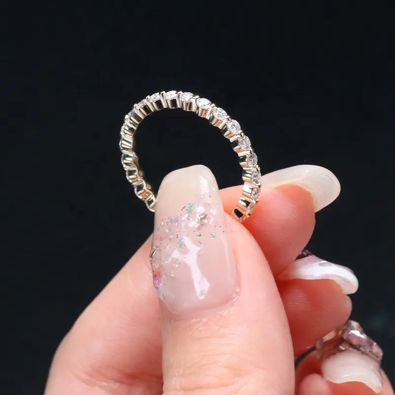 Populaire 14K Massief Gouden Sieradenring Met Kleurloze Moissanite Diamant Bezel Setting Moissanite Trouwring Eternity Ring