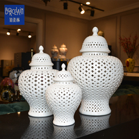 Vente en gros de vase en céramique moderne pour la décoration intérieure design traditionnel décoration extérieure mariage articles décoratifs en porcelaine