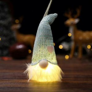 Pendentif de Noël en tissu sans visage, lumineux et alimenté par piles, en forme de forêt - Product Image 4