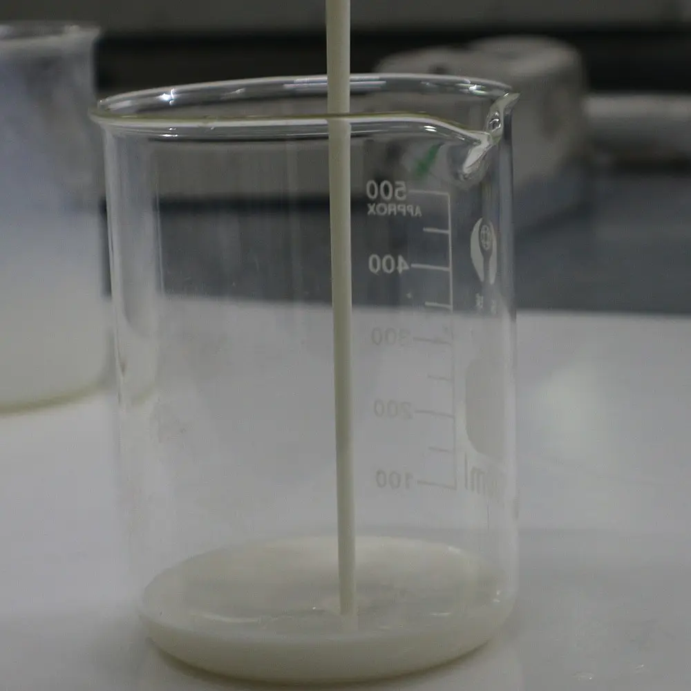 Revestimento líquido branco leitoso para revestimento de superfície de papel verniz fosco à base de água