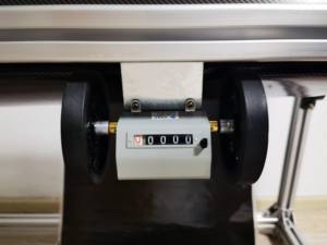 工場製 手動紙・アルミ箔巻き戻し・カット機 - Product Image 3