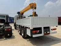 Camion grue d'occasion Sinotruk Howo 6x4 380HP 14 tonnes avec moteur Weichai, conduite à gauche/droite, pour la construction en Afrique et au Moyen-Orient