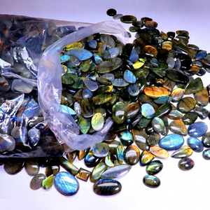 Labradorite de qualité supérieure en gros à prix de gros, cabochon bleu, labradorite multichrome pour bijoux par MAHNA GEMS - Product Image 2
