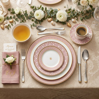 Service de table en céramique de luxe avec bordure dorée, motif géométrique cygne rose et violet, assiettes en porcelaine fine personnalisées, tasses à thé et soucoupes