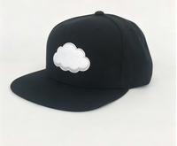 Witte cloud-borduurwerk katoenen snapback pet met verstelbare platte klep
