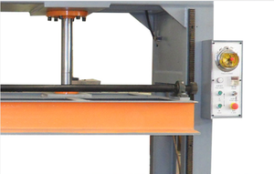 Máquina de prensado en caliente de paneles de PVC, laminados de <span class=keywords><strong>melamina</strong></span> <span class=keywords><strong>para</strong></span> madera contrachapada, chapa y puertas - Product Image 5