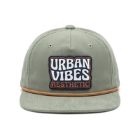 Gorra de pana de 5 paneles bordada personalizada al por mayor, estilo deportivo, visera plana, sin estructura, tipo casquette, con cierre snapback de cuerda