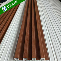Produit populaire Panneau mural cannelé en PVC WPC creux étanche pour décoration d'intérieur de la ville de Linyi