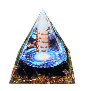 Pirámide de Cristal, Resina Epoxi, Decoración Artesanal, Adorno para Acuario, Regalo de Escritorio, Ecológico - Product Image 5