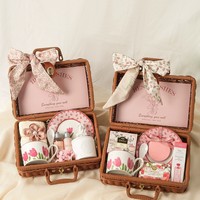 Panier en rotin tressé avec tasse et soucoupe en céramique, boîte à dragées pour cadeaux de demoiselles d'honneur