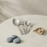 Ensemble de couverts en acier inoxydable durable et écoresponsable pour la restauration (couteaux, cuillères, fourchettes)
