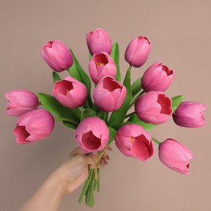 Bouquet de tulipes artificielles roses Ruilisi pour la décoration de la maison et des mariages - Product Image 3