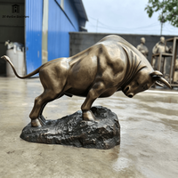 Statue de taureau en bronze grandeur nature personnalisée, sculpture de taureau pour utilisation religieuse en place publique extérieure