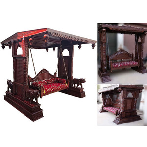 Balançoire de mahariya en bois, artisanat indien, balançoire en bois de teck marron, Jhula, pour décor de mariage de qualité supérieure - Product Image 1